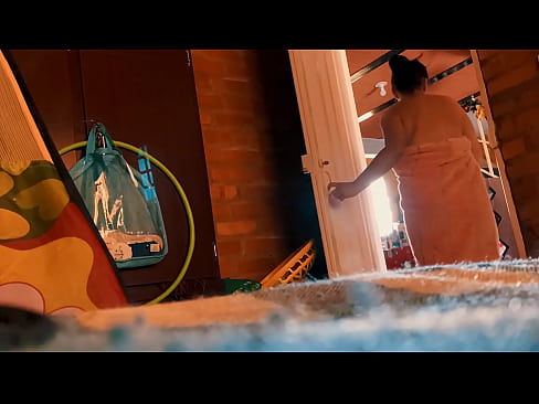 ❤️ Манай авга ах намайг шүршүүрт орохоор дагадаг, намайг шүршүүрт ороход тэр намайг зоддог. Порно видео манайд ☑