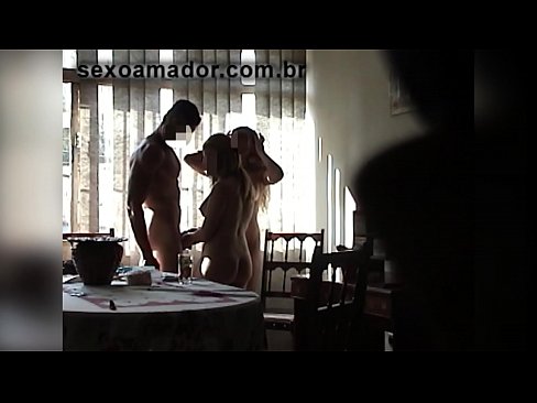 ❤️ Секс найзууд нь аварга залуу, гурвалсан залууг урьж байна Порно видео манайд ☑