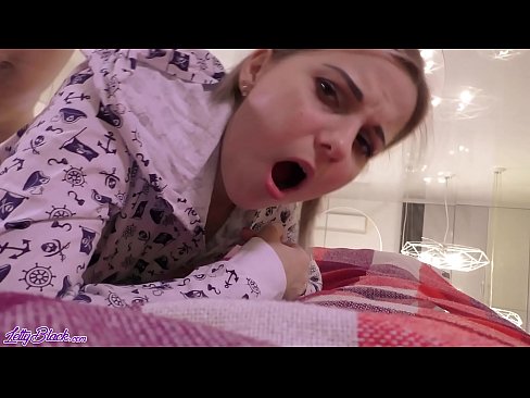 ❤️ Тачаангуй ээж залгих болон pregistyle секс - булэг ойр хүртэл Порно видео манайд ☑